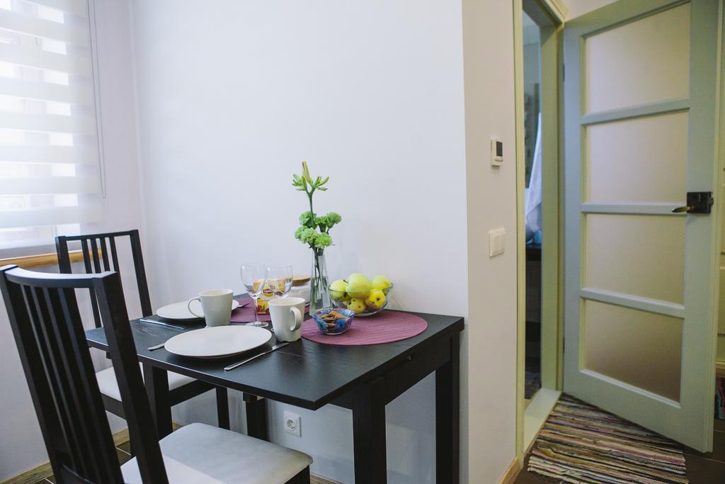 Studio Apartment In Private House Riga Phòng bức ảnh