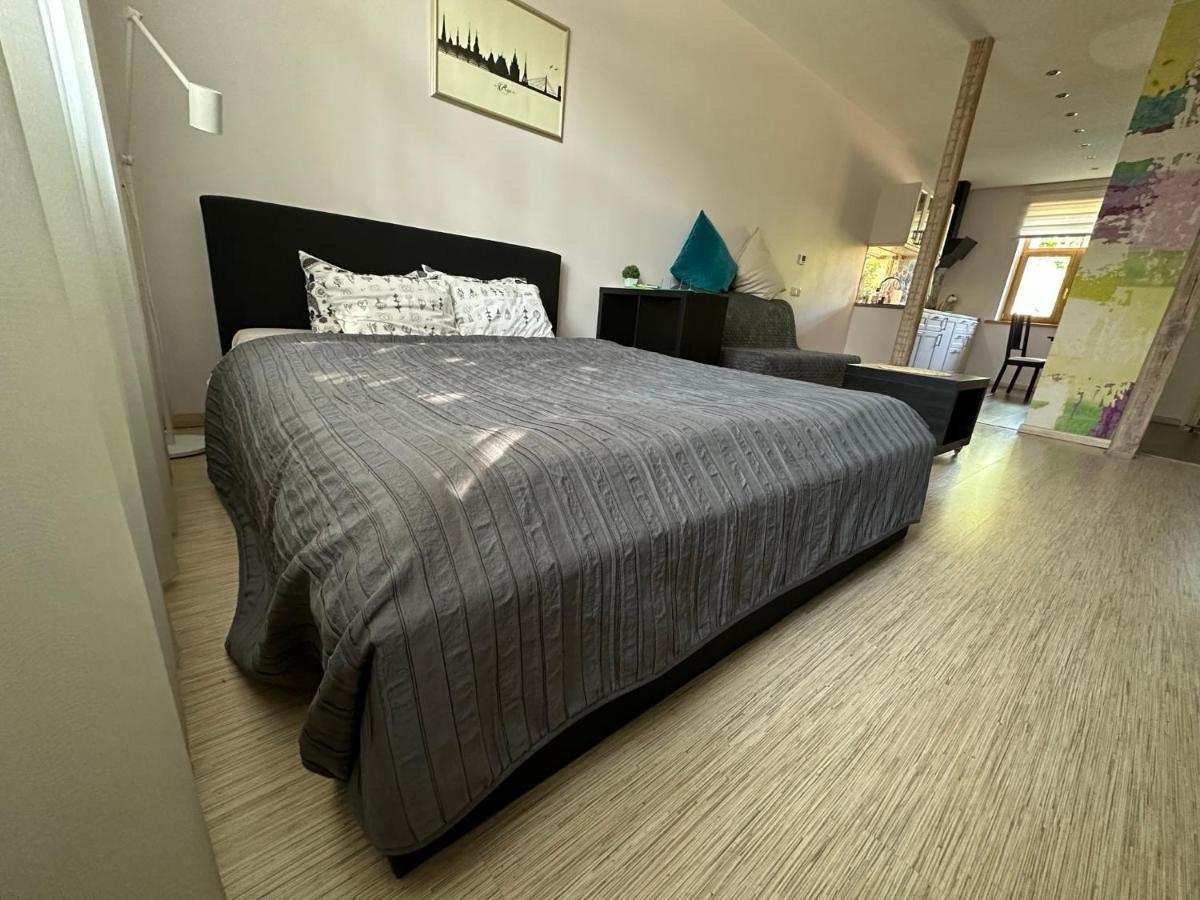 Studio Apartment In Private House Riga Ngoại thất bức ảnh